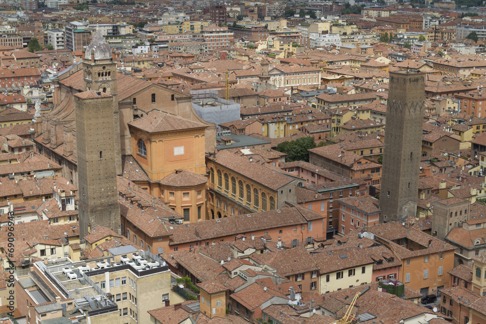 Altabella Tower and Tower Prendiparte, Bologna