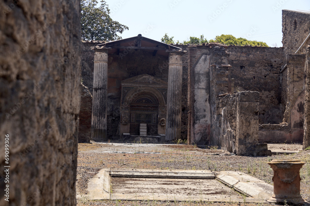 Ruinen einer Villa an der Via del vesuvio - Pompeji
