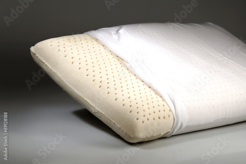 cuscino bianco photo