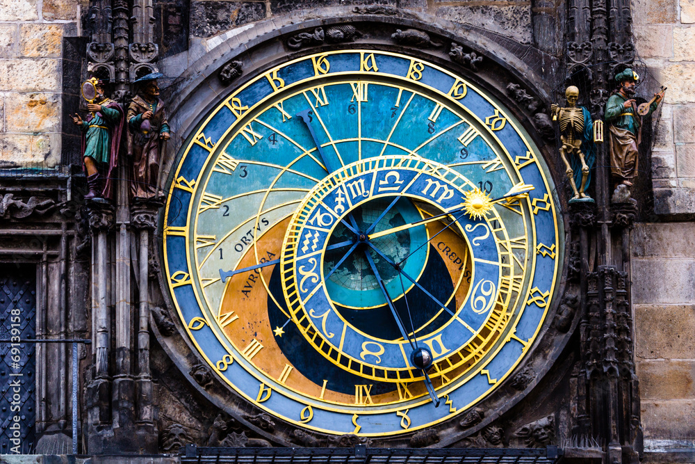 Naklejka premium Szczegóły Praski zegar astronomiczny na Starym Mieście w Pradze