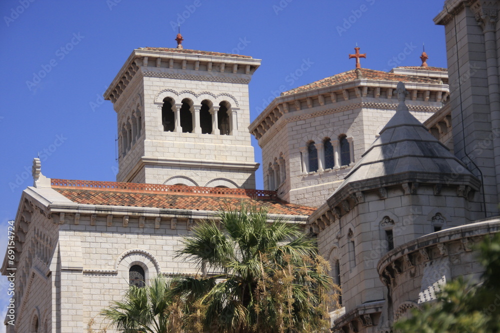 les toits de Notre Dame immaculée de Monaco