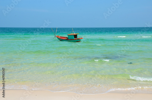 Fototapeta Naklejka Na Ścianę i Meble -  Paradise beach in Phu quoc island, south of vietnam. Beautiful l