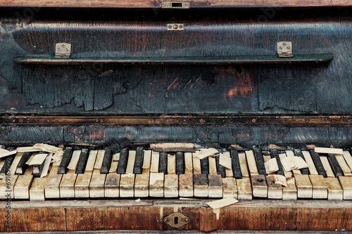 Old piano