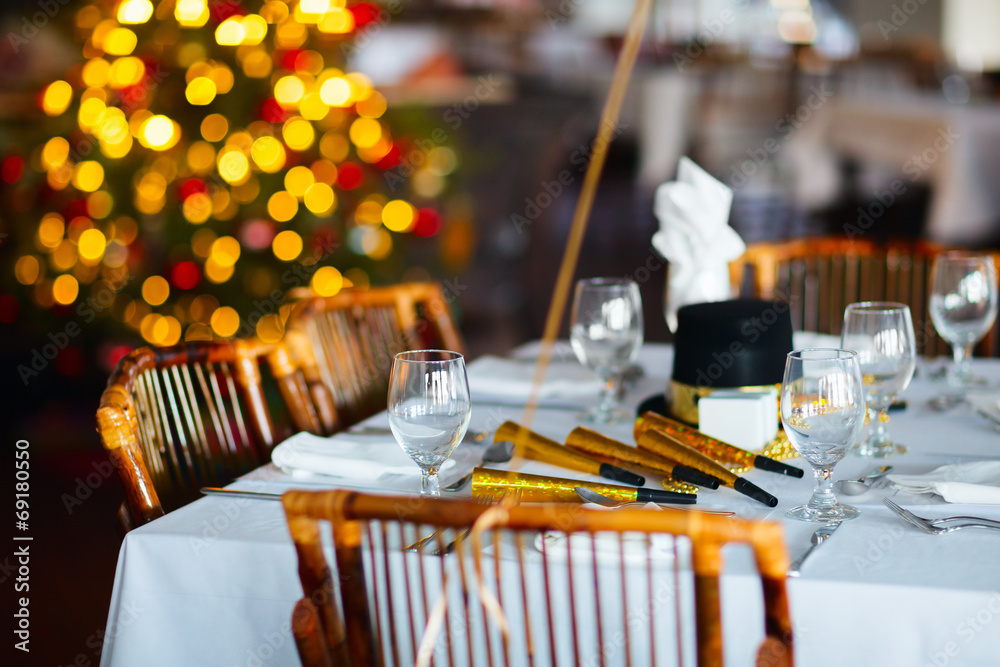 Table setting for Christmas party - obrazy, fototapety, plakaty 