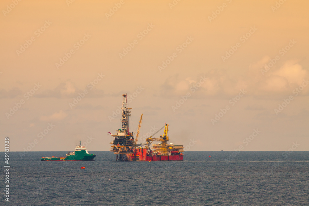 Rig for production oil and gas in offshore