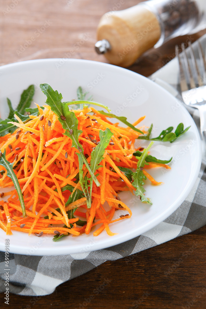 grated carrots with arugula grated carrots with arugula