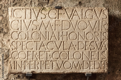 Schrifttafel im Amphi Theater - Pompeji photo