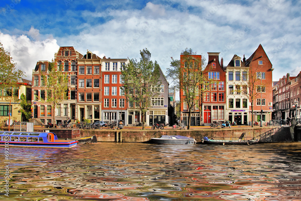 Naklejka premium piękne kanały Amsterdamu