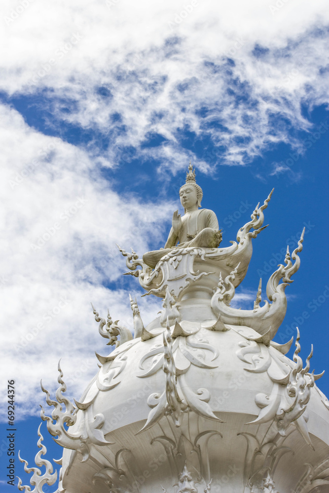 Obraz premium The White buddha status, Rong Khun temple, Thailand