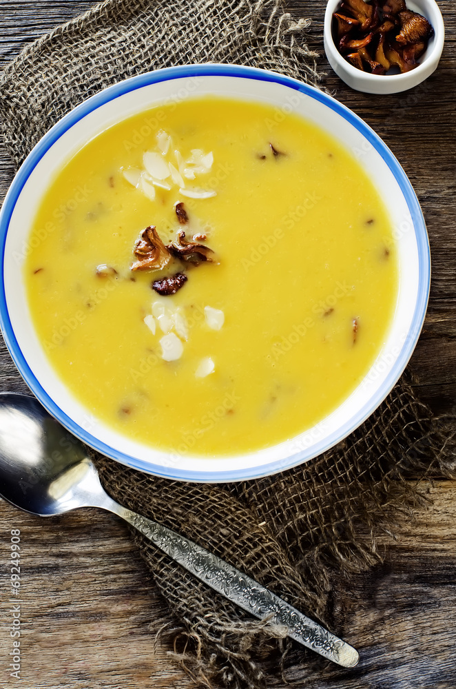 pumpkin soup with chanterelles pumpkin soup with chanterelles