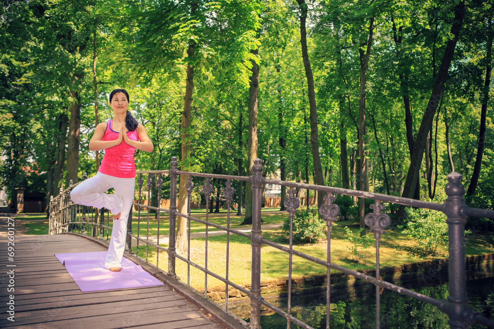 yoga in park yoga in park