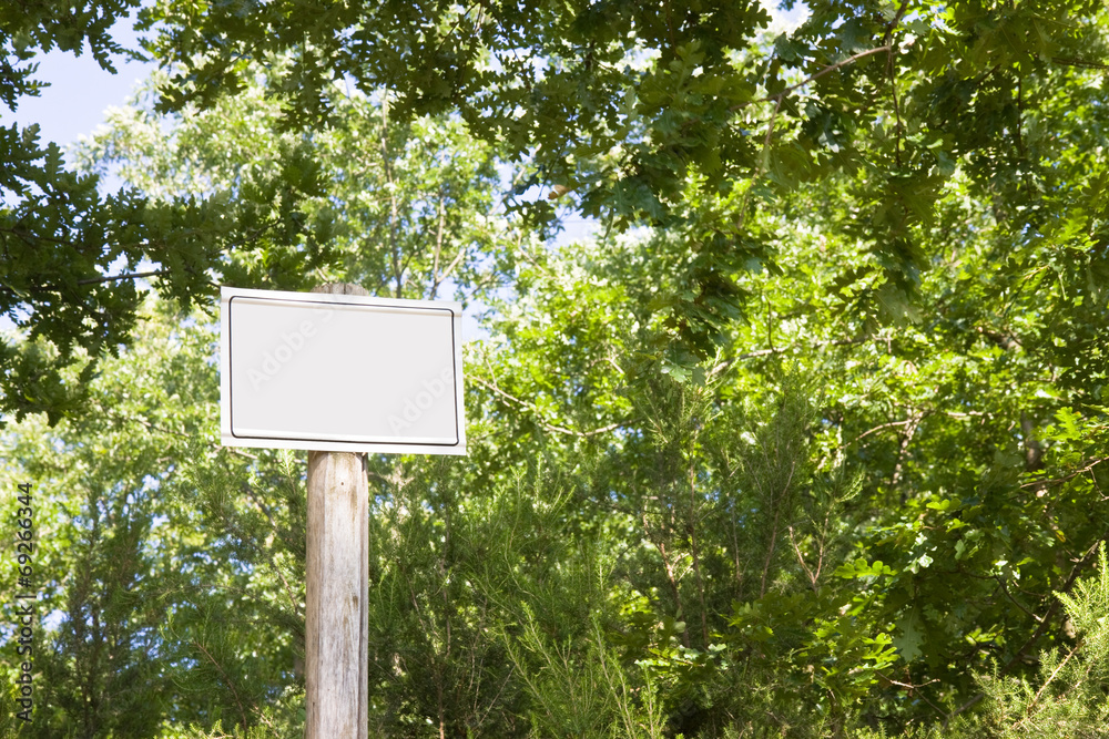 Sign indicating in the countryside