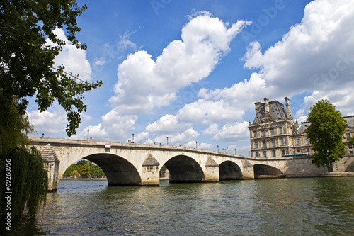 Pont Royal in Paris © chrisdorney