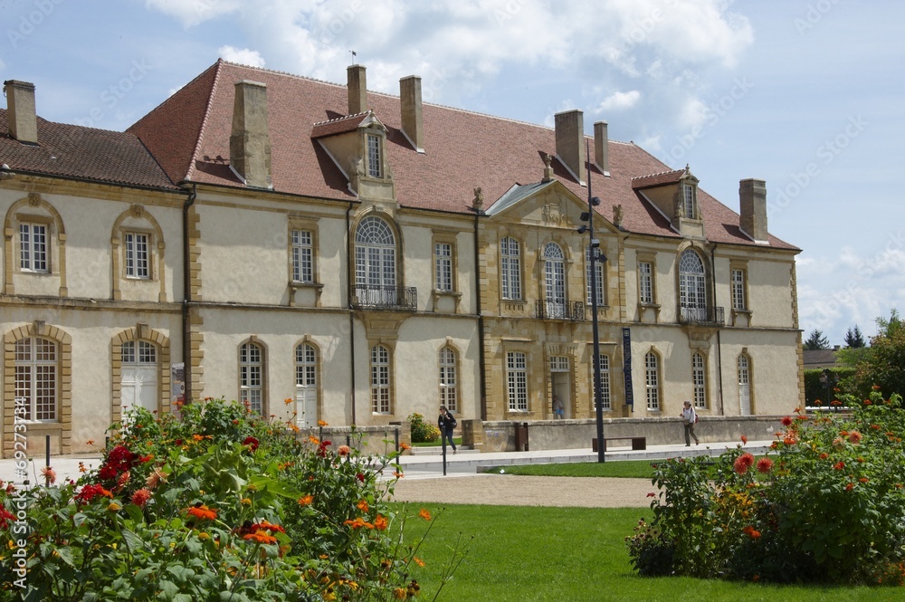 abbaye de paray le monial en bourgogne france