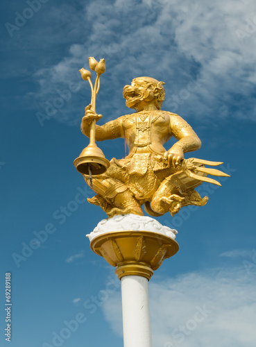 Giant statue at Wat Kroen Kathin, Thailand