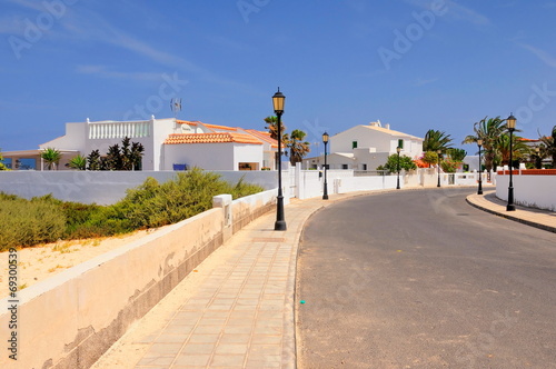 Fototapeta Naklejka Na Ścianę i Meble -  Corralejo, Fuerteventura, Wyspy Kanaryjskie, architektura