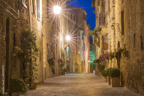 Fototapeta Naklejka Na Ścianę i Meble -  The Italian town late at night in Tuscany