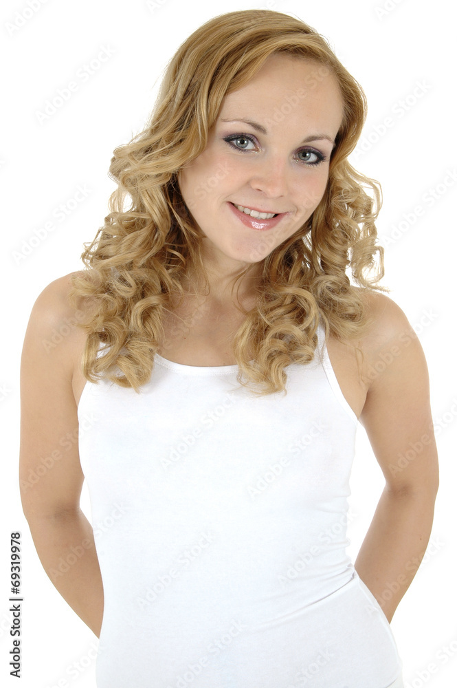 Blonder Twen trägt Oberteil mit Textfreiraum Blonder Twen trägt Oberteil mit Textfreiraum