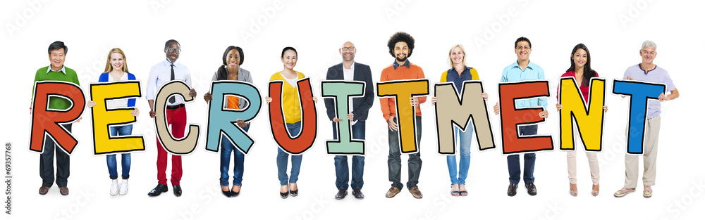 © Rawpixel.com - Multiethnic Group of People Holding Letter Recruitment © Rawpixel.com - Multiethnic Group of People Holding Letter Recruitment