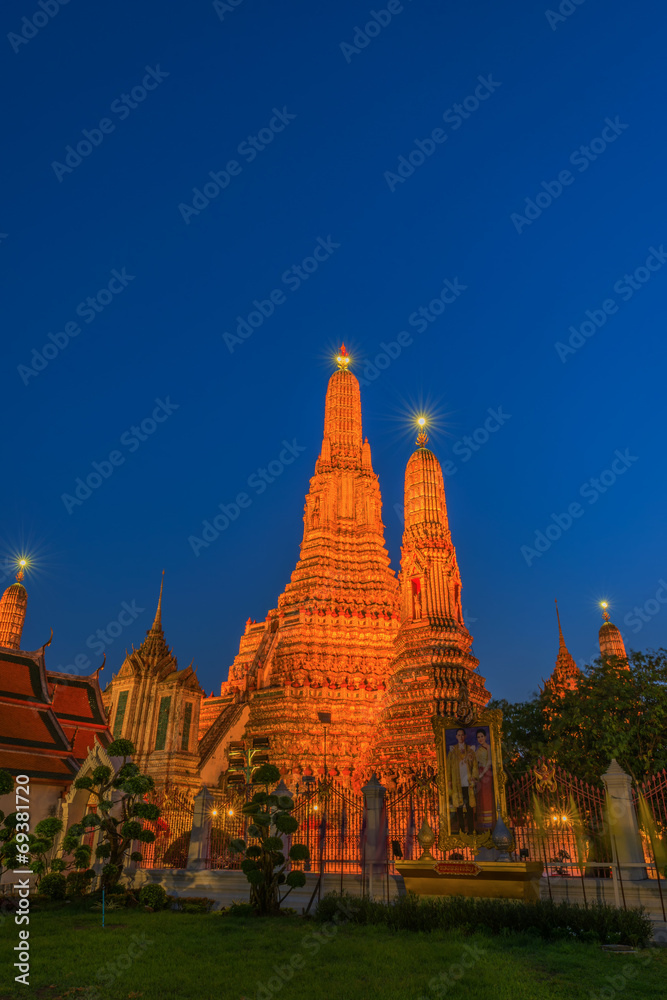Fototapeta premium Wat Arun Temple in bangkok thailand