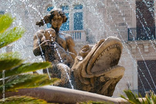 A walk through Siracusa photo
