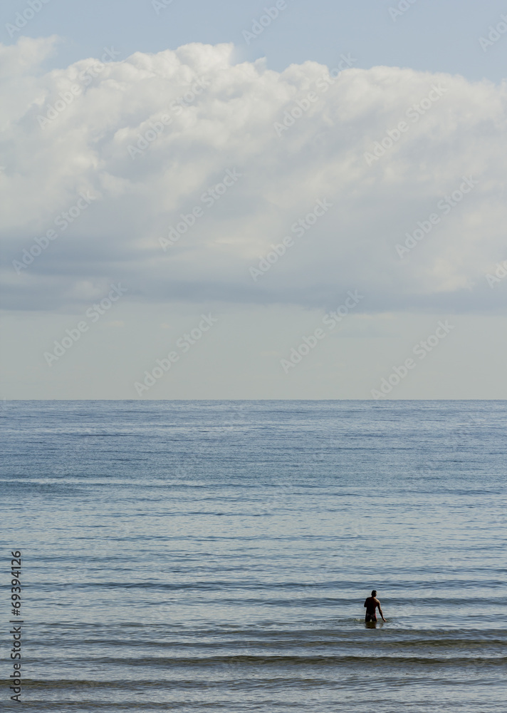 hombre en el mar hombre en el mar