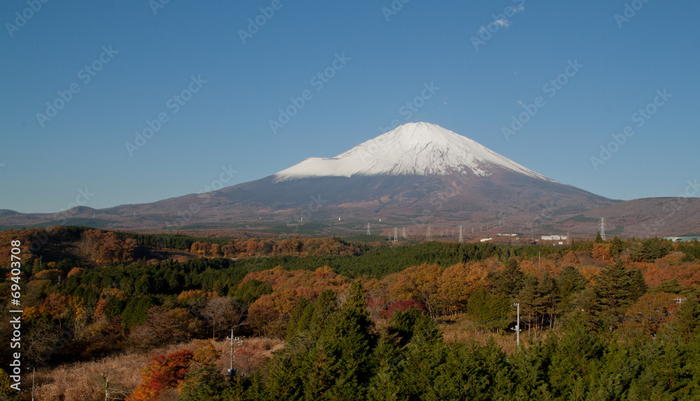 Fototapeta premium view fuji mountain see from hotel