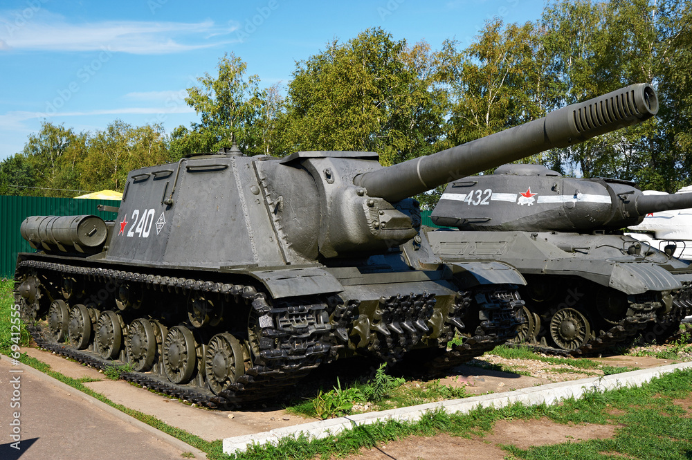 Soviet anti tank self-propelled unit SU-152 Soviet anti tank self-propelled unit SU-152