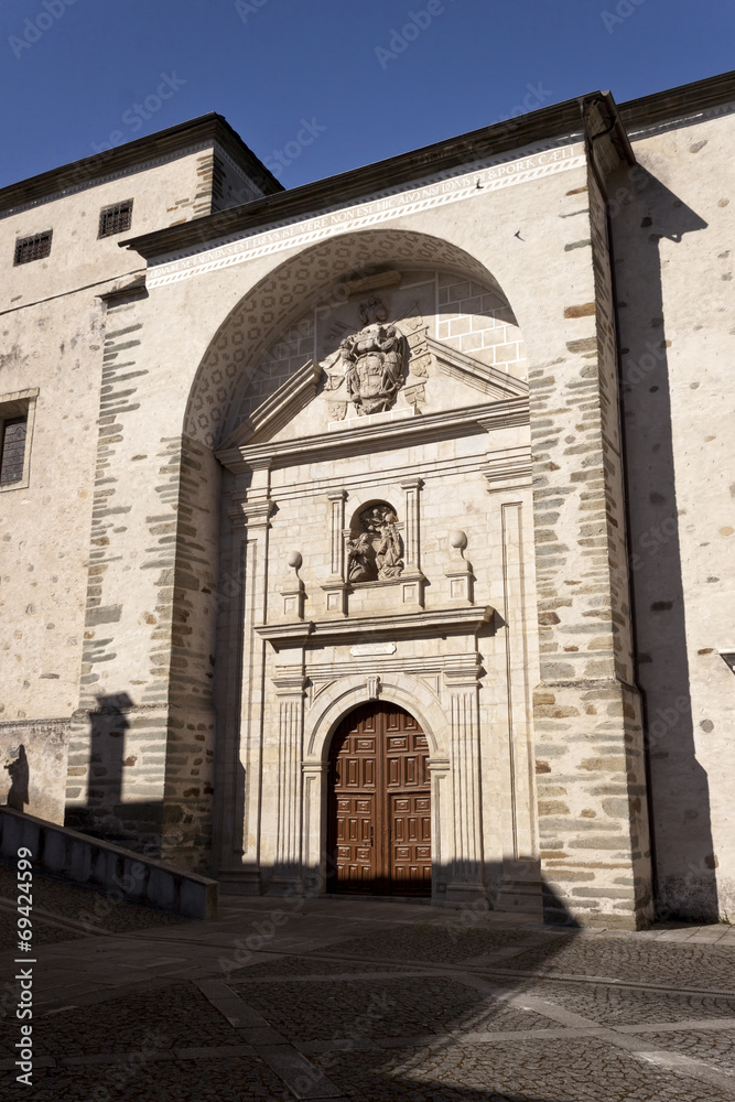 Facade of the Anunciada monastery.