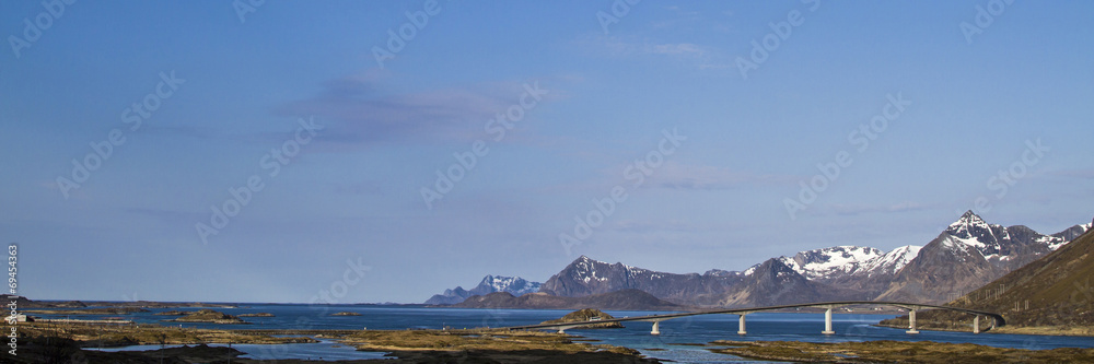 Brücke bei Henningsvaer; Brücke bei Henningsvaer;