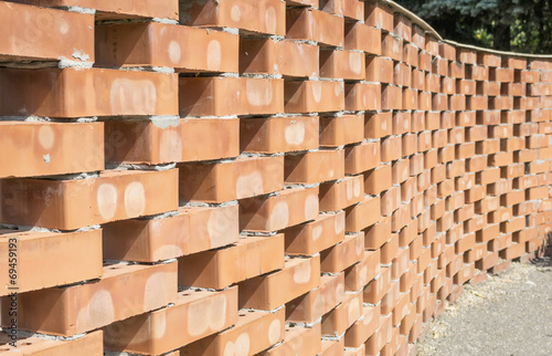 Curved brick wall pattern