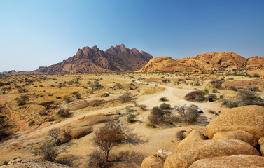Crédence de cuisine Afrique Rochers colorés de Spitzkoppe en Namibie  © estivillml