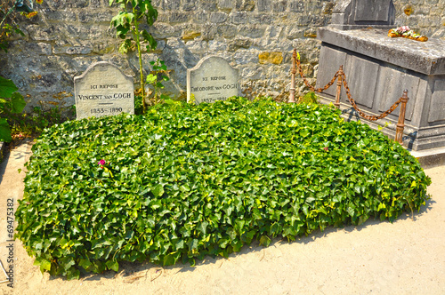 Принти на полотні Auvers-sur-Oise, tumba de Vincent Van Gogh y su hermano Theo