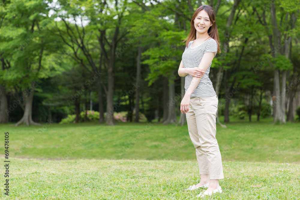 笑顔の女性