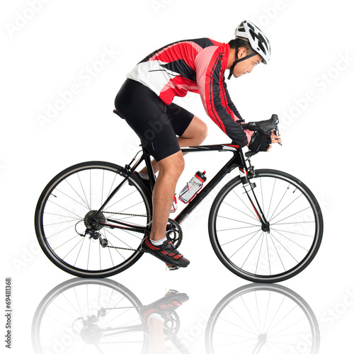 Fototapeta Naklejka Na Ścianę i Meble -  Asian male cyclist