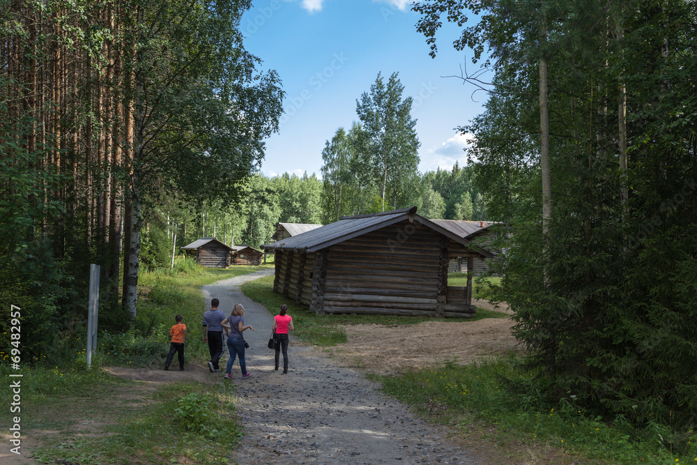 Fototapeta premium Малые Корелы, Россия. Амбары в Пинежском секторе