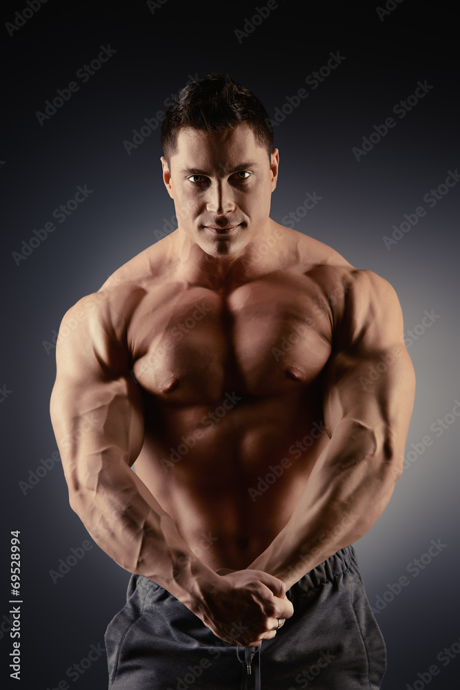 Fototapeta premium straining muscles