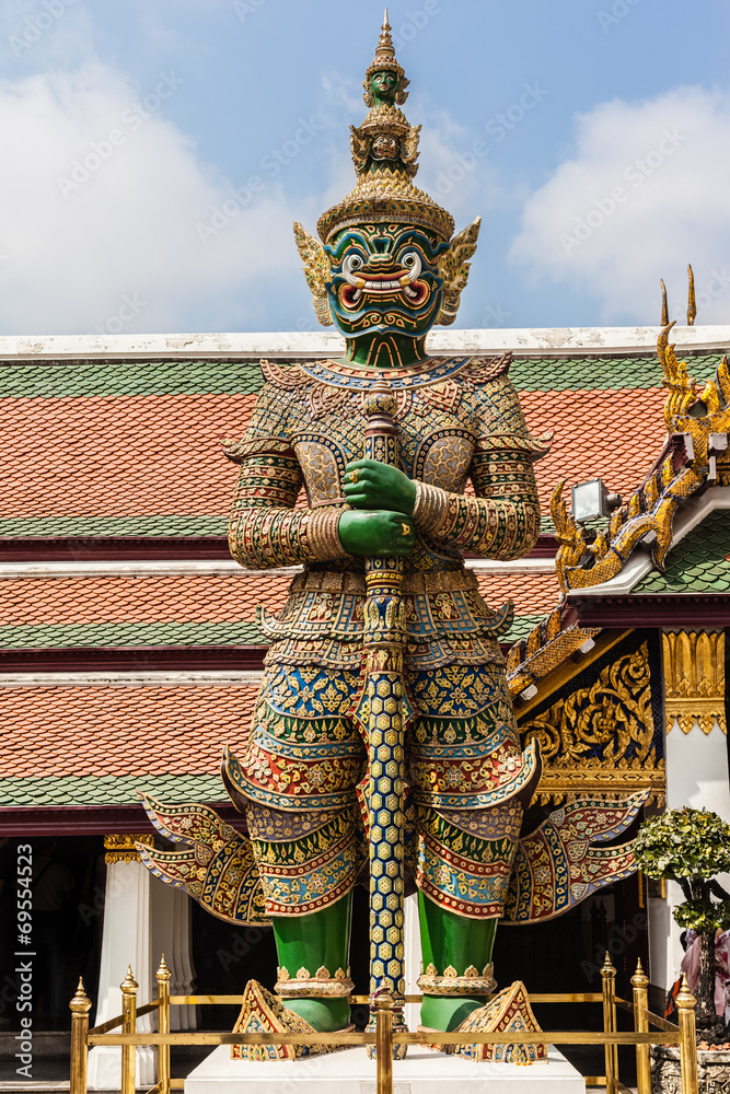 Fototapeta premium Guardian at Wat Phra Kaew