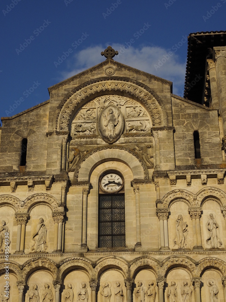 Iglesia románica de la Santa Cruz en Burdeos