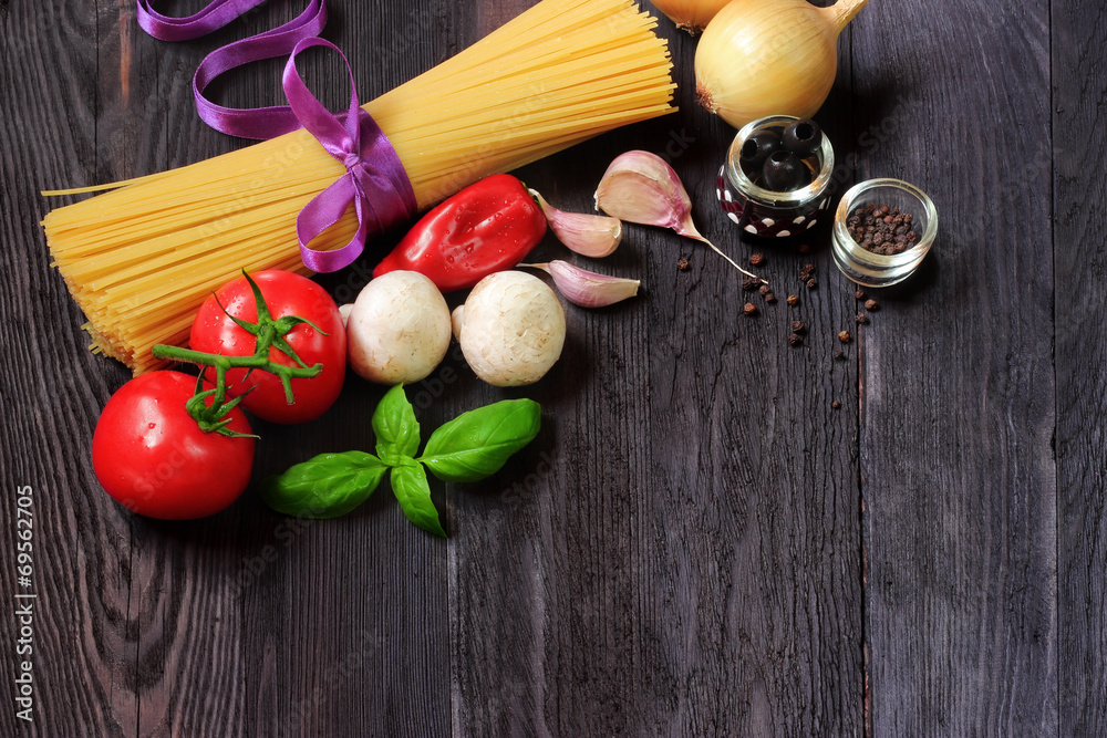 Pasta and fresh tomatoes, basil, garlic, onion and pepper