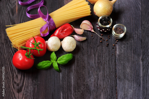 Pasta and fresh tomatoes, basil, garlic, onion and pepper