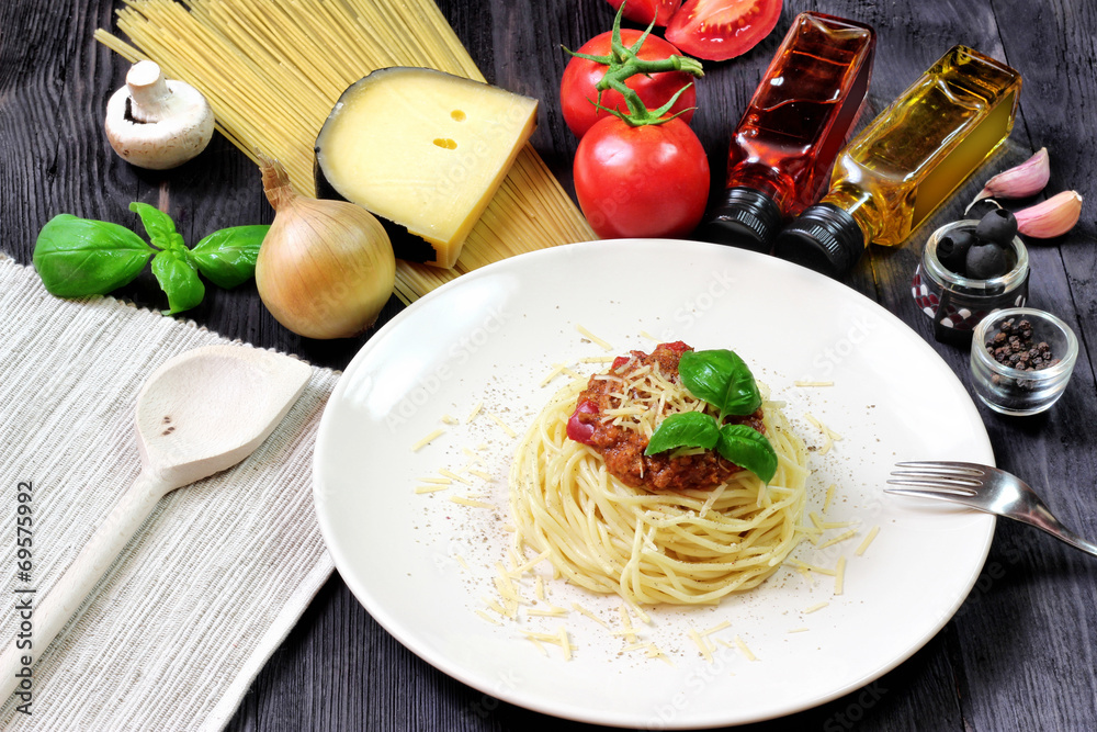 Spaghetti with meat and parmesan