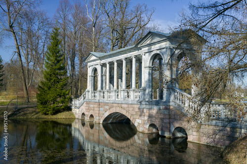 The Siberian Marble Gallery between Swan Islands Ekaterinensky park Autumn Park
