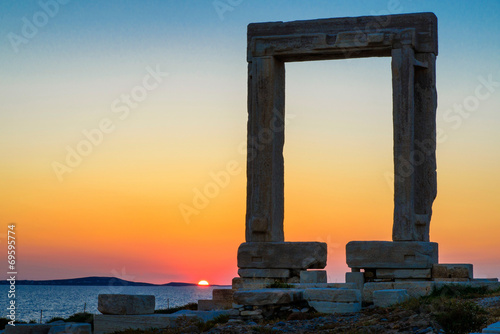 Obraz na płótnie Le temple d'apollon à Naxos
