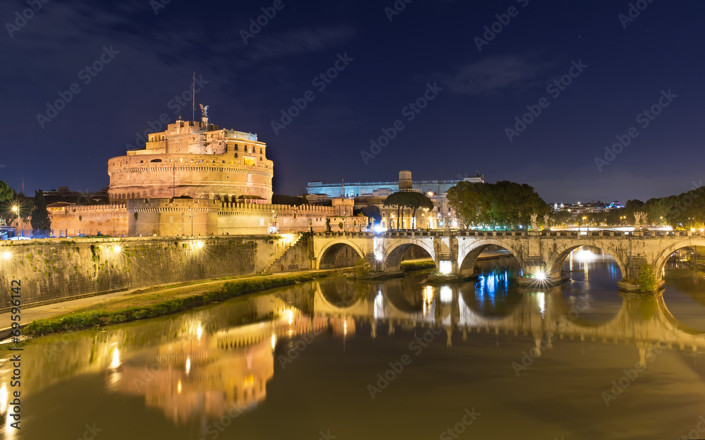 Night view of Castle Sant Angelo in Roma. Italy