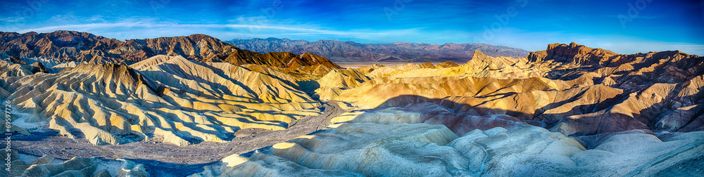 Fototapeta premium Sunrise over Zabriskie Point