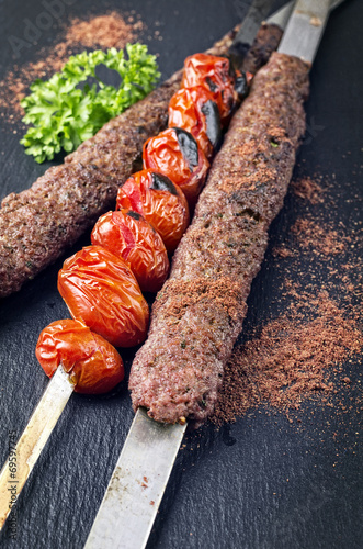 Koobideh mit Tomaten gegrillt photo