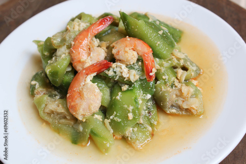 Stir-fried shrimps with zucchini.