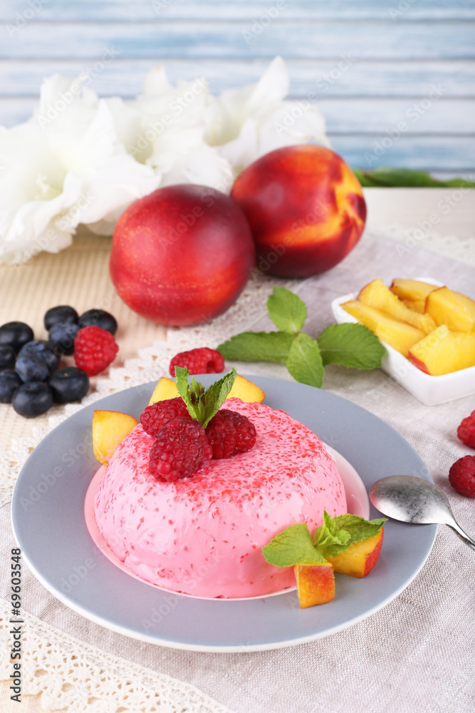 Round shaped cake with fruits and berries Round shaped cake with fruits and berries