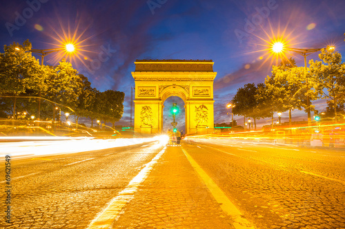 Arc of Triomphe Paris © vichie81